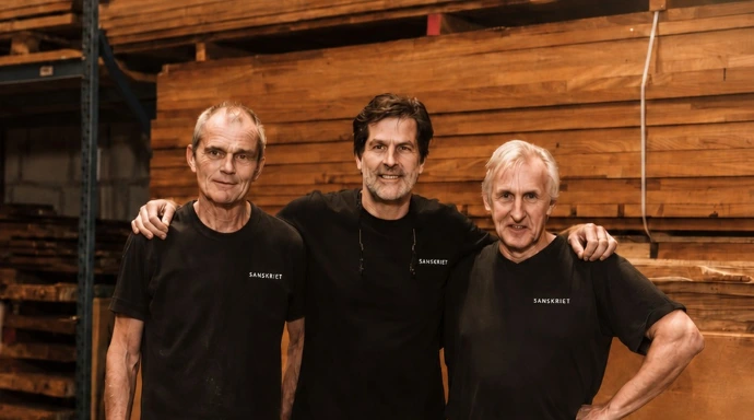 Piet, Carl en Mark van Sanskriet in het atelier